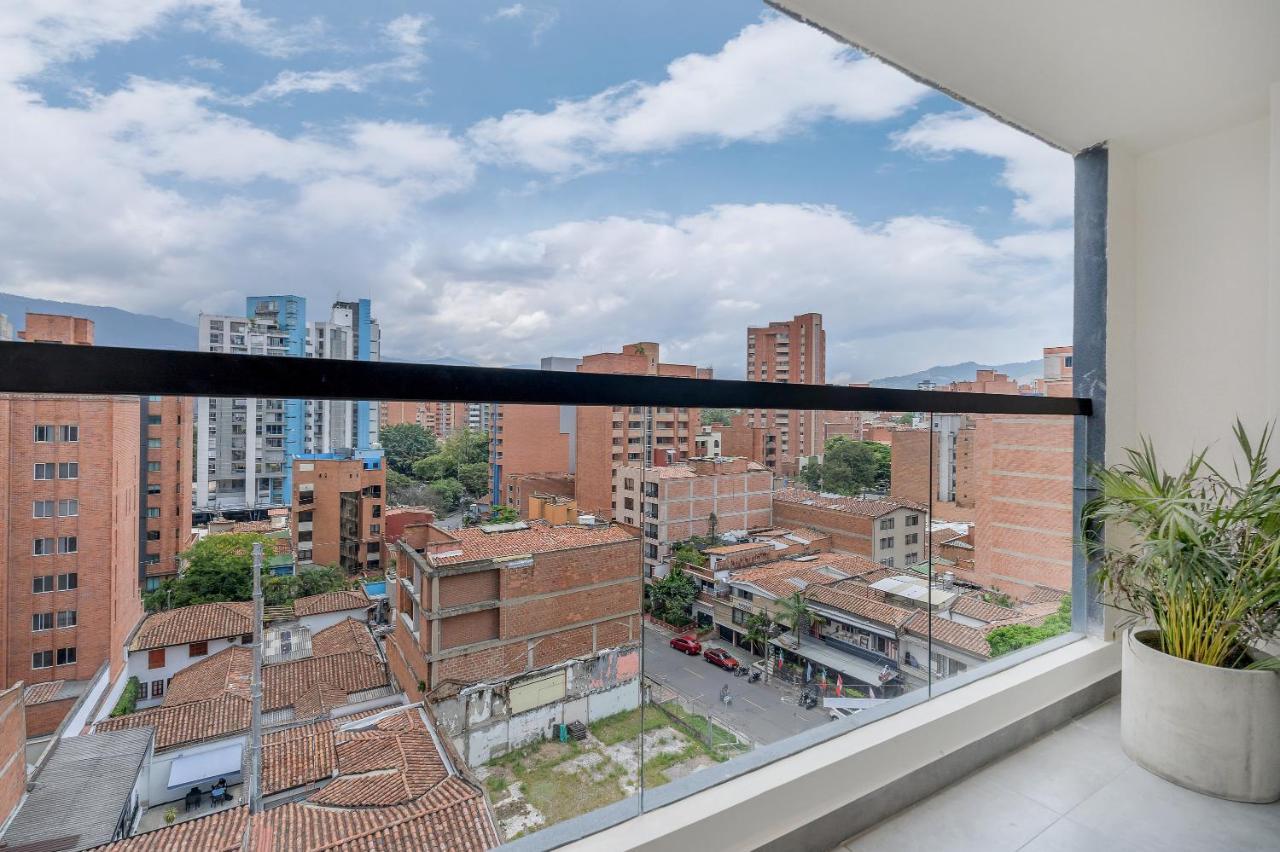 Apartamentos Housy Laureles Medellin Exterior photo