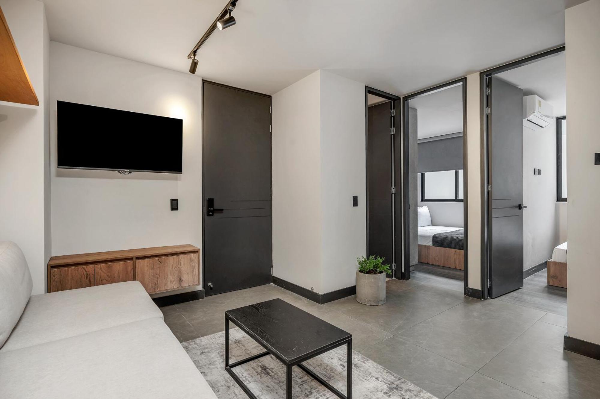 Apartamentos Housy Laureles Medellin Exterior photo