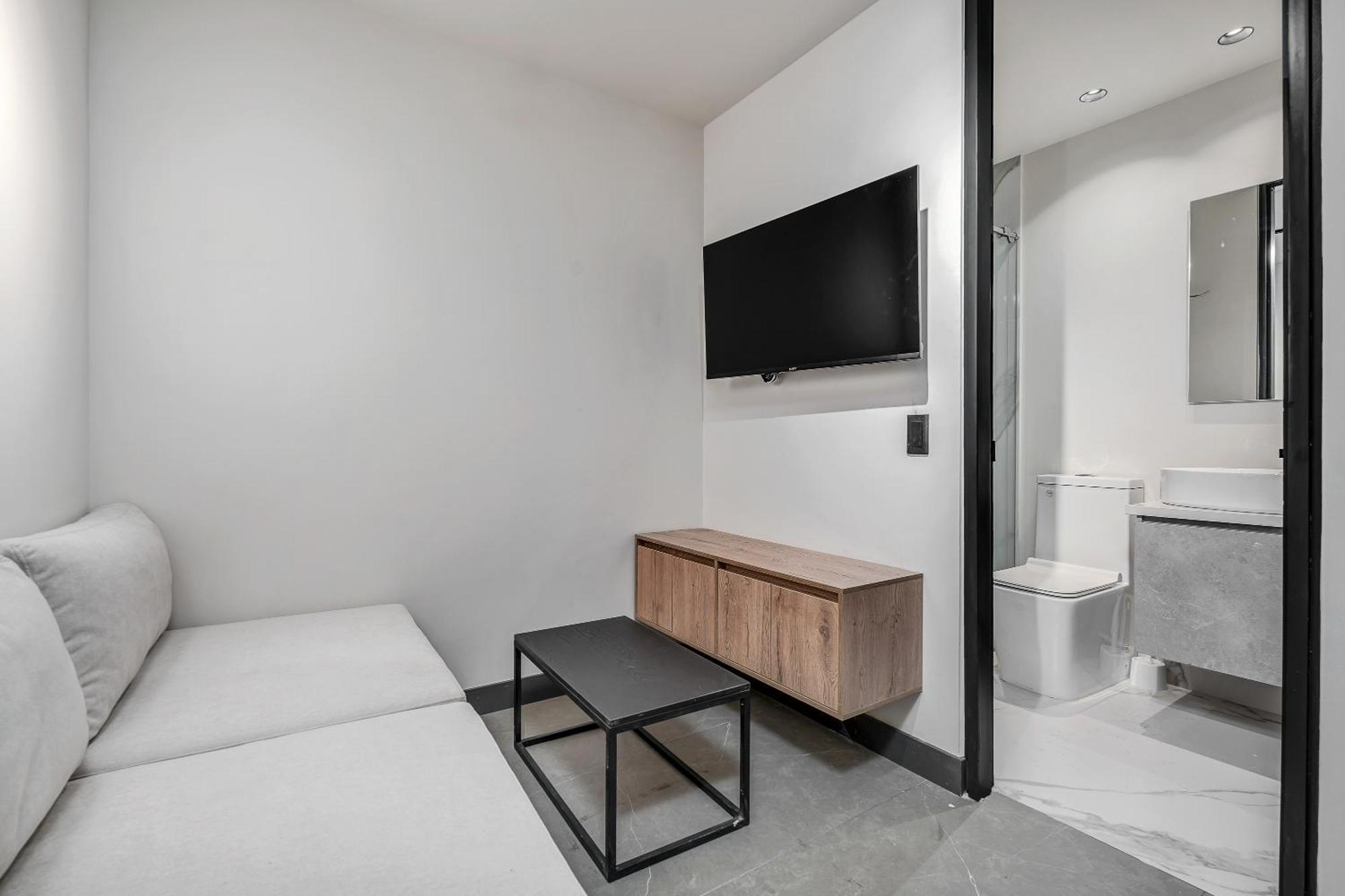 Apartamentos Housy Laureles Medellin Exterior photo