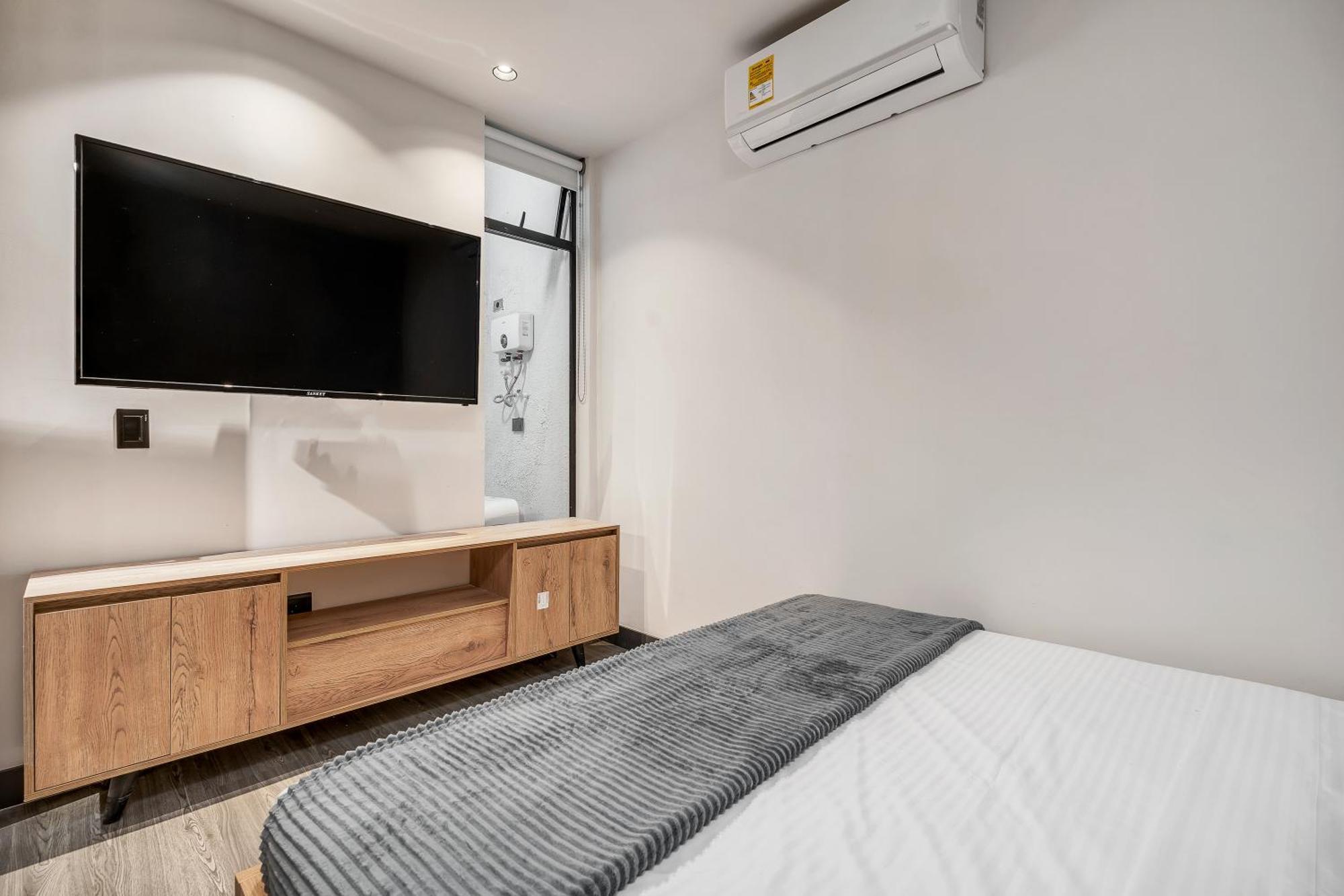 Apartamentos Housy Laureles Medellin Exterior photo