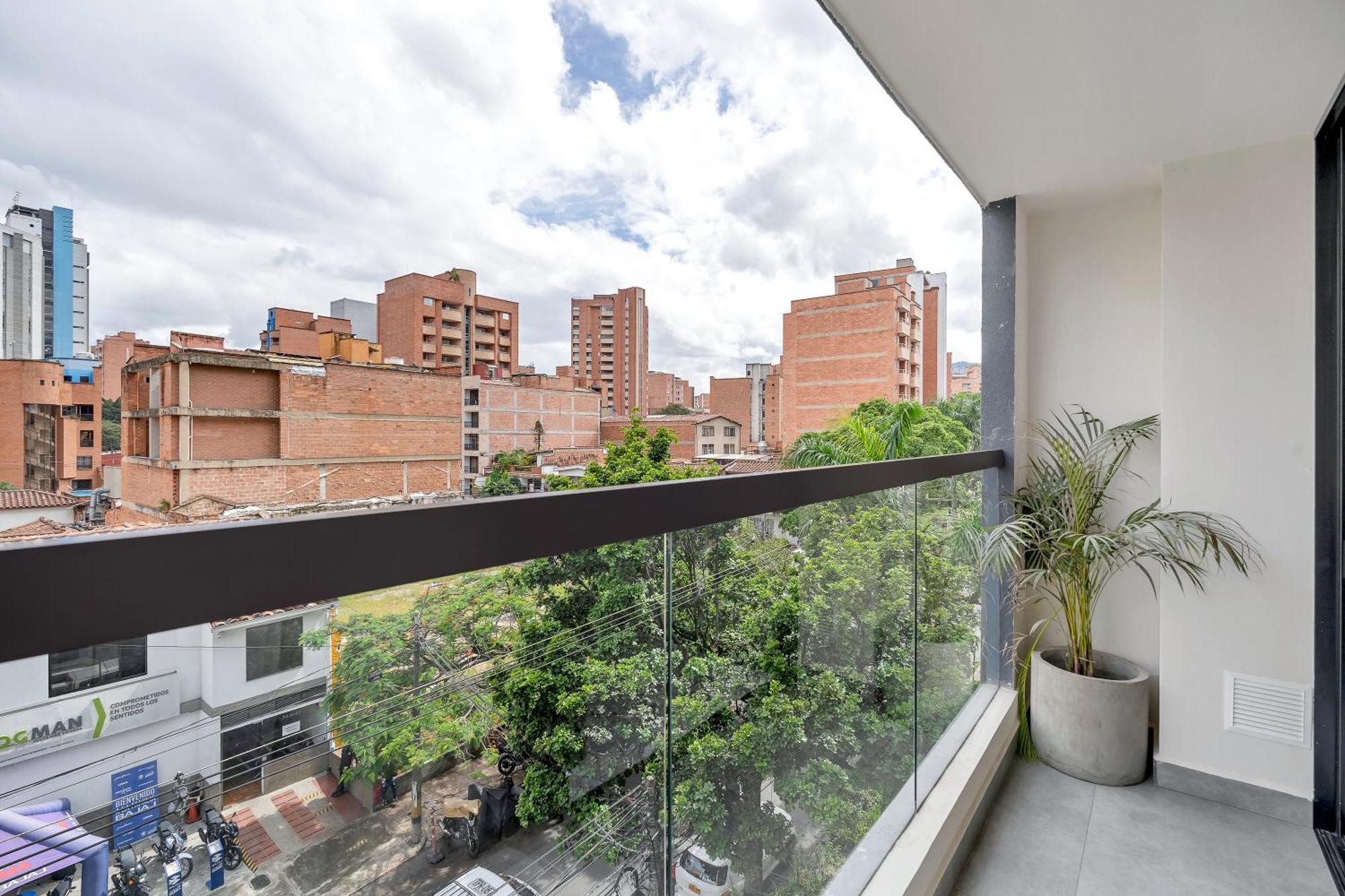 Apartamentos Housy Laureles Medellin Exterior photo