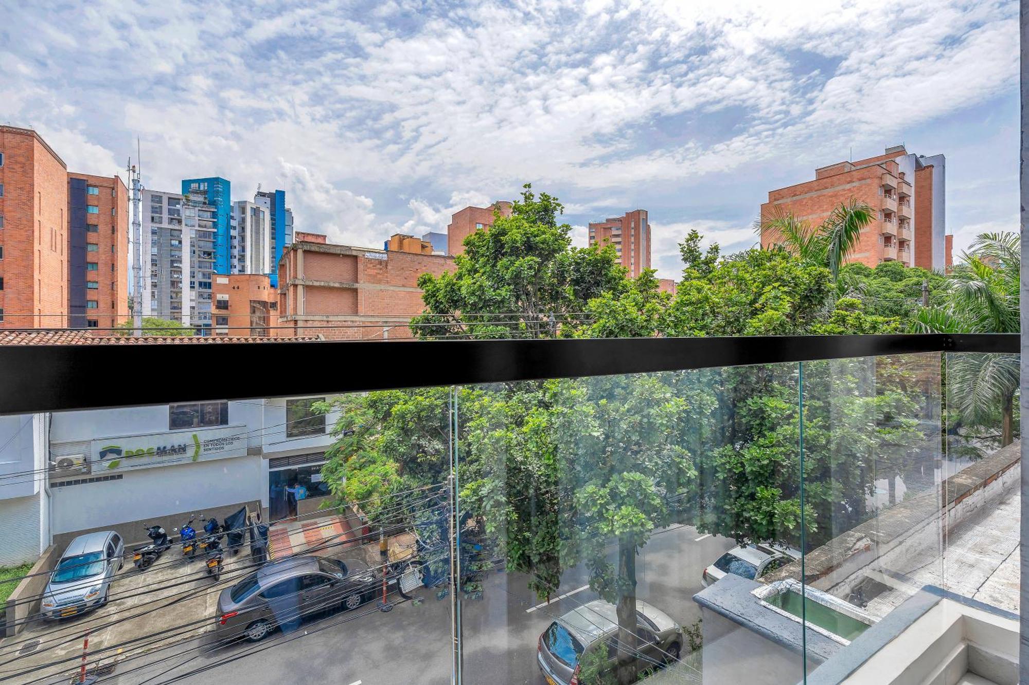 Apartamentos Housy Laureles Medellin Exterior photo