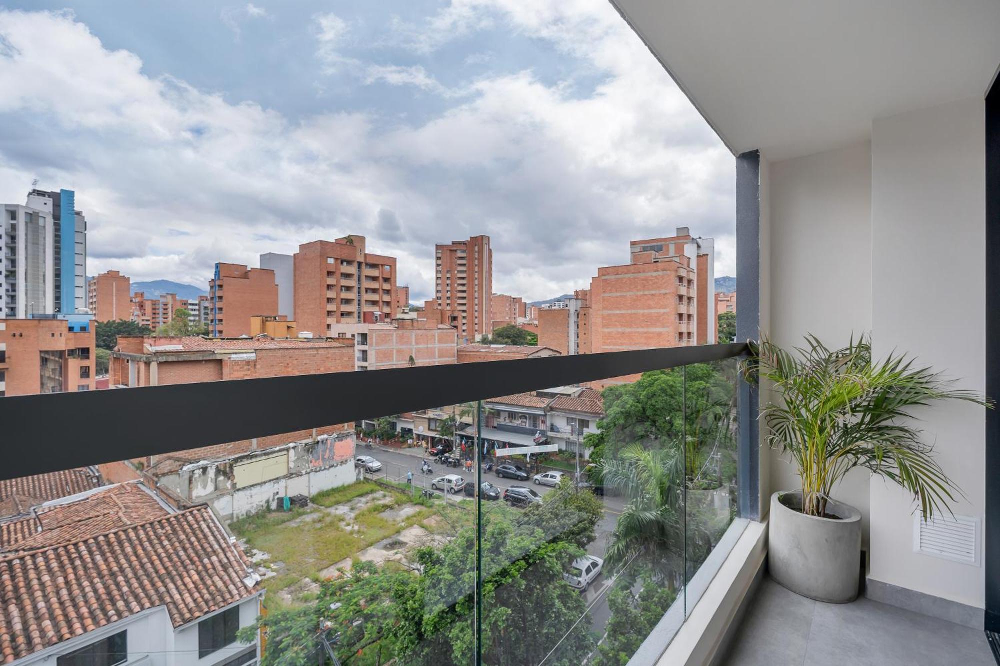 Apartamentos Housy Laureles Medellin Exterior photo